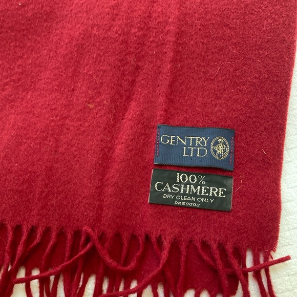Gentry 100% Cashmere scarf - Picture 2 of 4